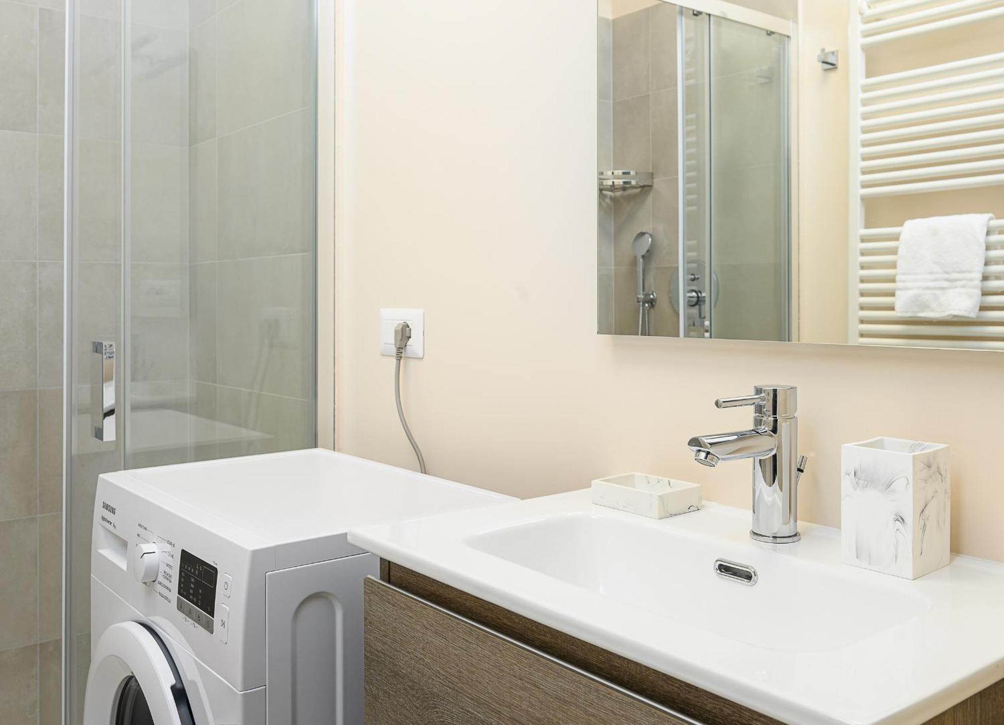 Suites In Porta Garibaldi & Chinatown - City Center Well Connected มิลาน ภายนอก รูปภาพ